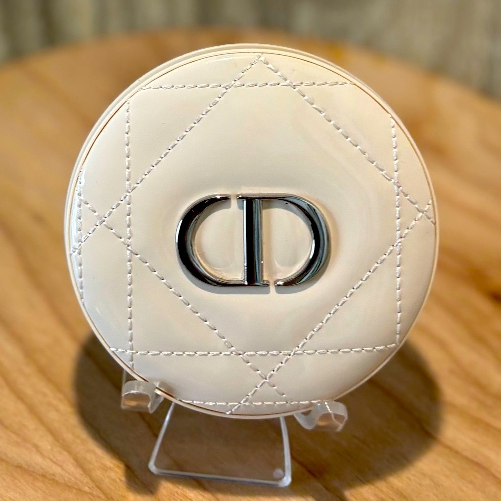 Dior #1 Radiant Glow in Beige Quilted Highlighter Compact Mirror! Out of Stock! - Picture 3 of 6